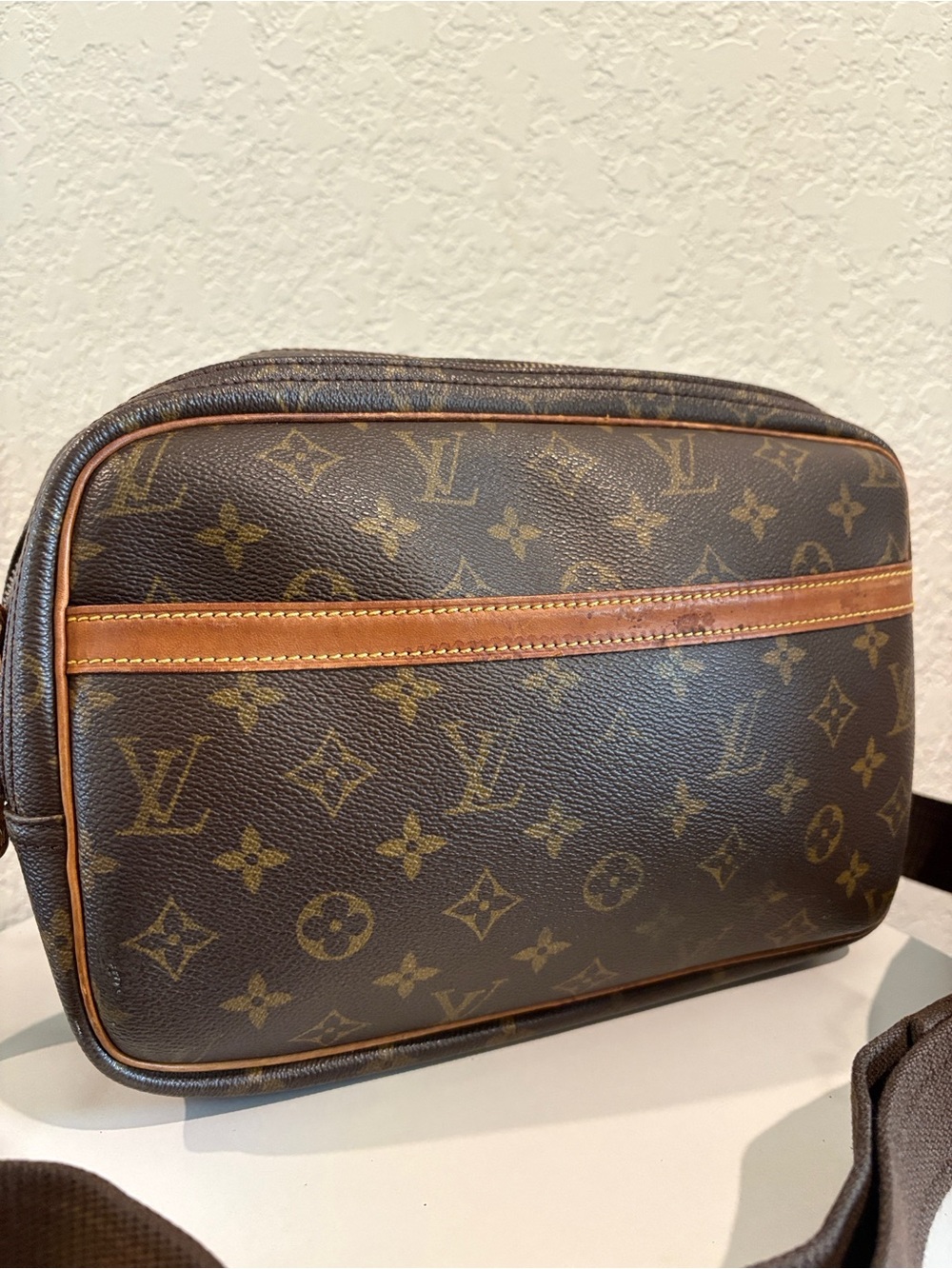 Louis Vuitton Reporter PM
Brown Monogram Crossbody Bag - Picture 15 of 15